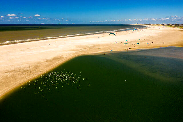 BLOW kitesurf school de Zandmotor
