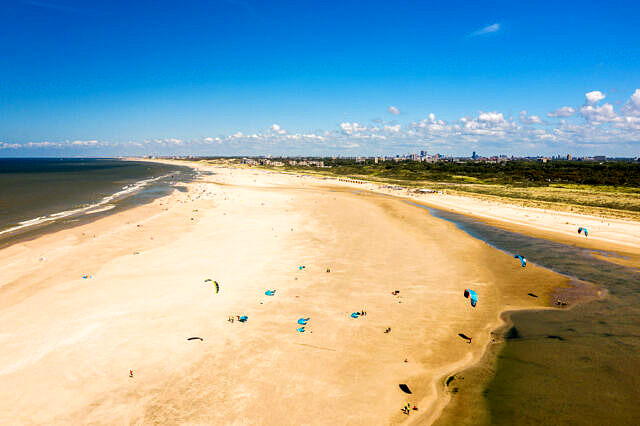 BLOW kitesurf school de Zandmotor